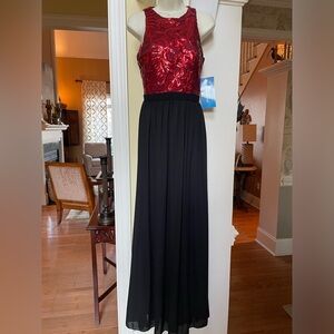New with Tag Tawny red sequin & black formal dress sz Small